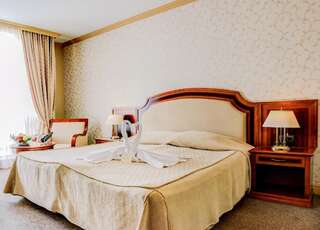 Отель Romance Splendid and SPA Hotel Святые Константин и Елена Двухместный номер с 1 кроватью или 2 отдельными кроватями и видом на бассейн-6